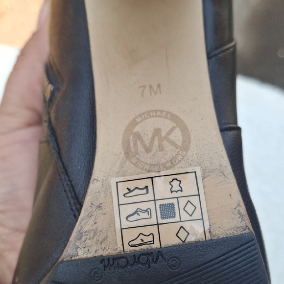 MICHAEL Michael Kors Black Heeled Boots with Ruched Detail - Picture 6 of 9